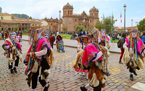 Parada de Vestidos Tradicionaes