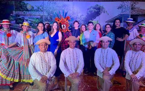 Noche Típica en el Hotel Miramar