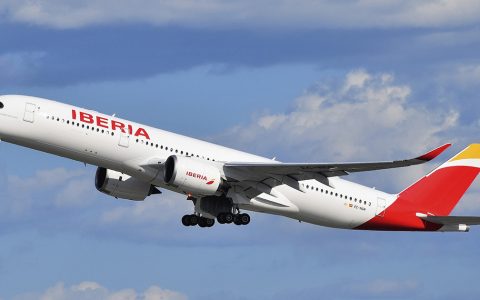 El nuevo avión modelo AIRBUS A350 de IBERIA