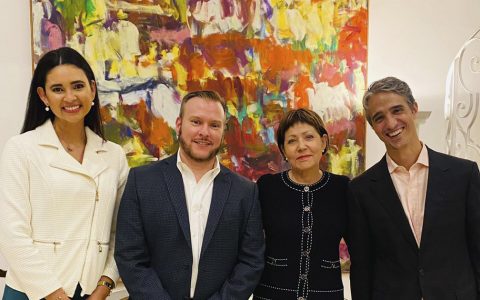 Presentes en el Cóctel