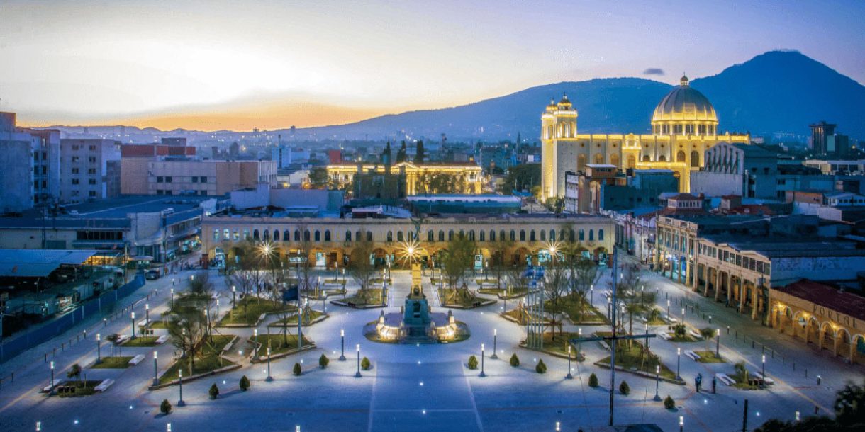 El Salvador Esencial