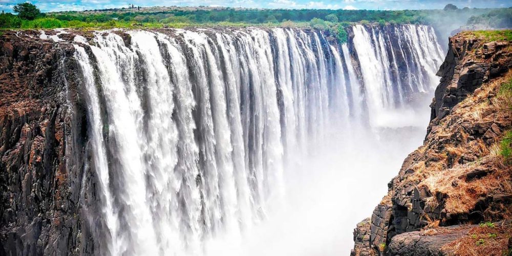 De los Rieles a las Cataratas y el Encanto del Chobe